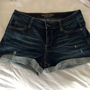 Arizona size 9 dark wash jean shorts